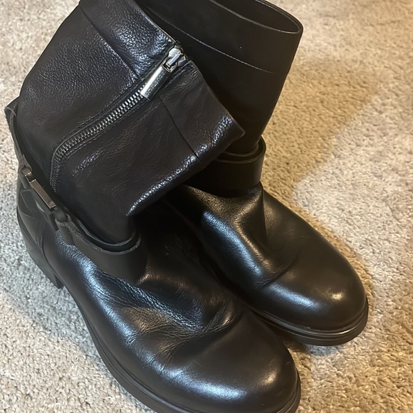 Aquatalia Blk waterproof leather boots with side zip. Sz 8 Excellent condition - Picture 2 of 9